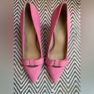 Ann Taylor New Pink Shows with Bows 7.5 never Been worn